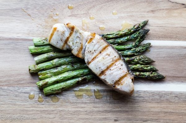 Grilled opah with asparagus Grilled opah with asparagus