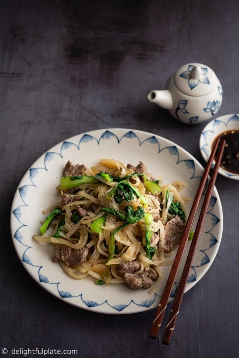 Vietnamese Rice Noodles with Beef Stir-fry (Pho Xao Thit Bo)