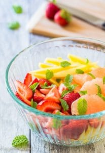 Tasty fruit salad with salt and cayenne pepper (Vietnamese style)