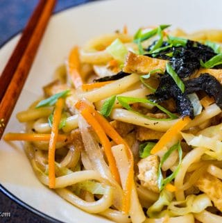 Vegetarian tofu yaki udon