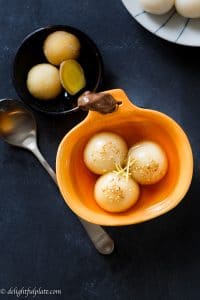 Vietnamese Glutinous Rice Balls are filled with mung bean paste and bathed in the fragrant and sweet ginger syrup. This warm dessert is very fulfilling and comforting.