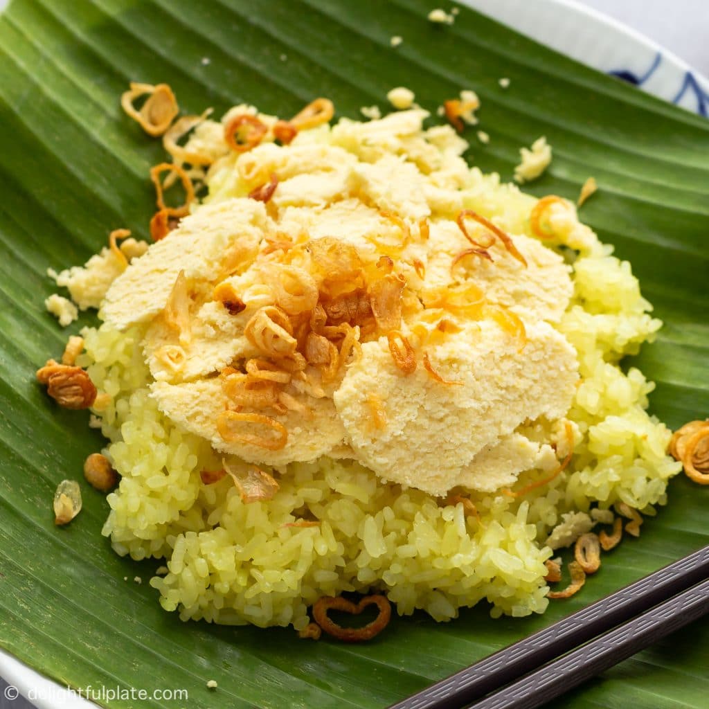 Vietnamese Sticky Rice with HandCut Mung Bean (Xoi Xeo) Delightful Plate