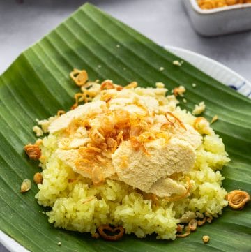 Vietnamese Sticky Rice with Hand-Cut Mung Bean (Xoi Xeo)