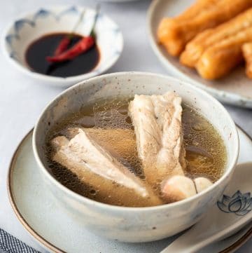 White Pepper Pork Rib Soup (Singapore Bak Kut Teh)