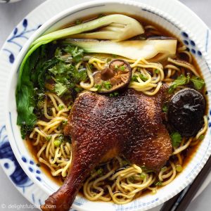 Vietnamese Duck Noodle Soup (Mi Vit Tiem)