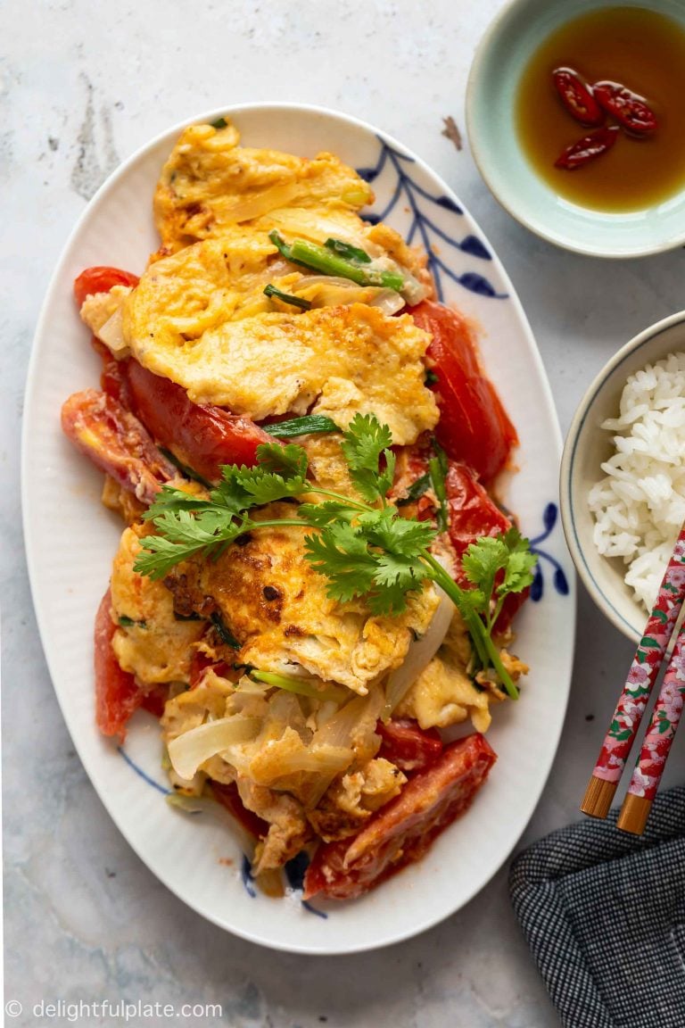 Vietnamese Omelet with Tomatoes and Onions