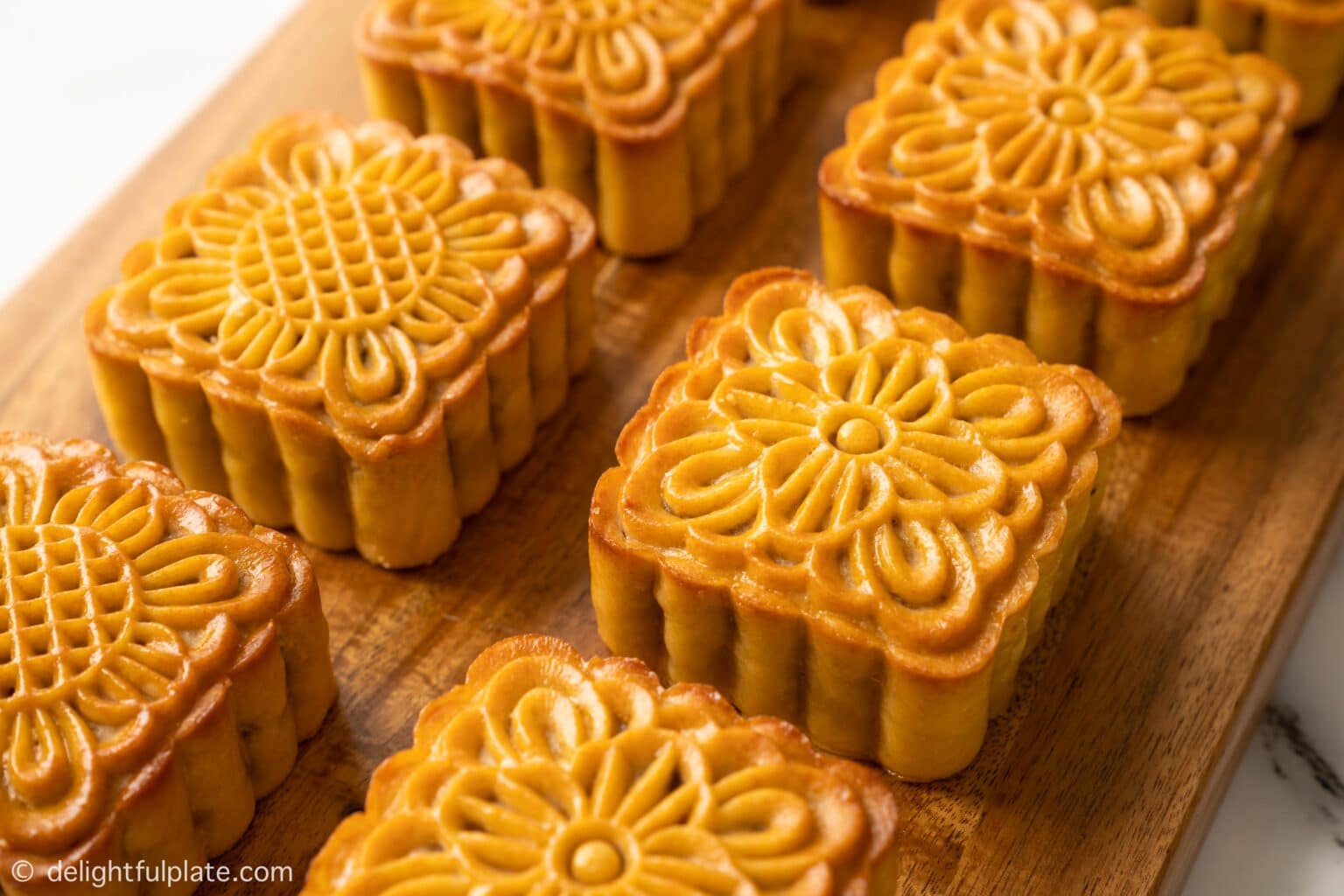 Vietnamese Mooncakes (Banh Trung Thu Nhan Thap Cam) Delightful Plate