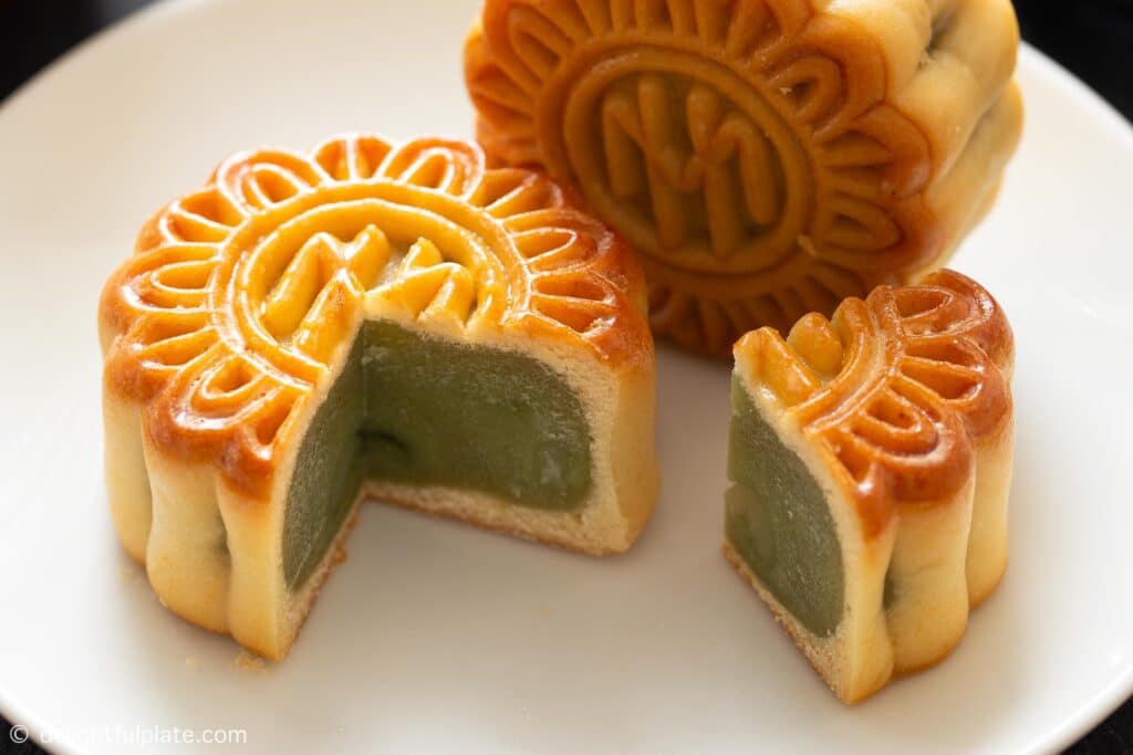 Moon cake with filling made from cốm and lotus seeds