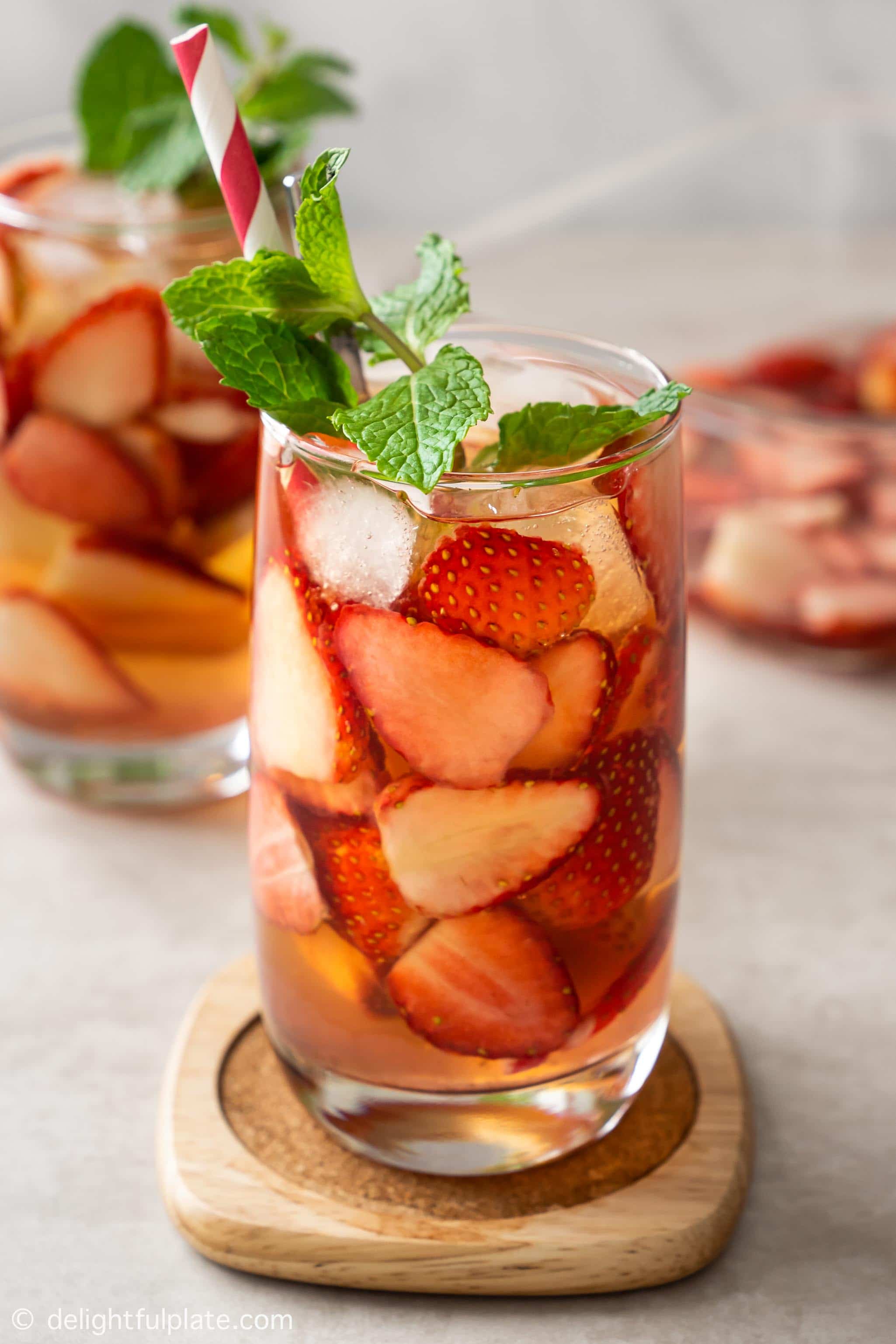 a glass of Vietnamese-style strawberry iced tea