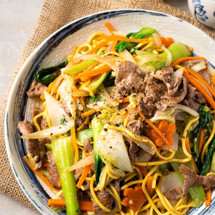 Vietnamese Stir Fry Rice Noodles with Beef (Pho Xao Thit Bo) Delightful Plate